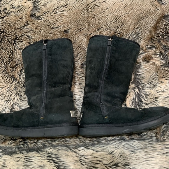 UGG AUSTRALIA SUMNER BOOT
Women – Black
size 8 - Picture 6 of 10